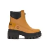 Everleigh Front-Zip Stiefel „Weizen Nubuck“