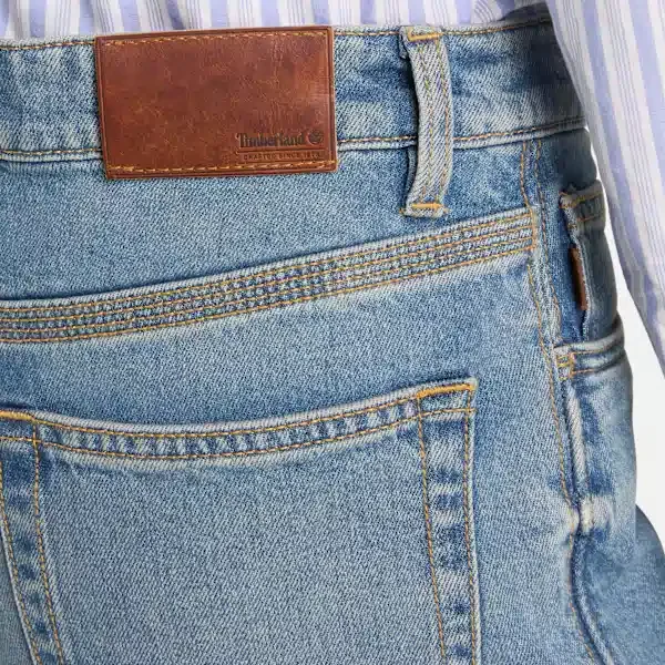 Gerade geschnittene Jeanshose für Damen Gerade geschnittene Jeanshose für Damen