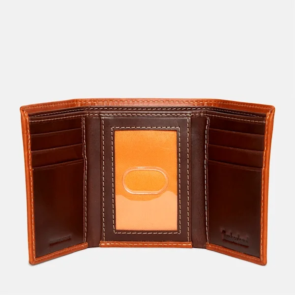 Herren-Brieftasche aus gewachstem Pull-up-Leder in Dreifach gefalteter Form Herren-Brieftasche aus gewachstem Pull-up-Leder in Dreifach gefalteter Form
