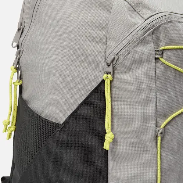 Outdoor-Rucksack mit 28 Litern Fassungsvermögen Outdoor-Rucksack mit 28 Litern Fassungsvermögen
