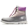 Valentinstag – 6-Inch Premium Waterproof Boot „Graues und beiges Nubukleder mit violettem Kragen“
